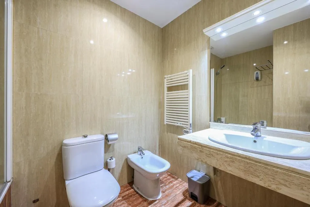 General view, Lusso Velilla, Madrid