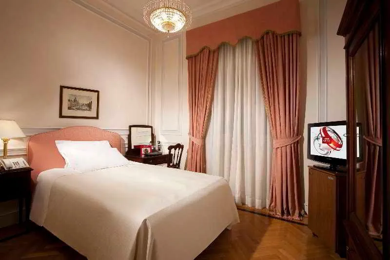 Double or Twin EXECUTIVE Room, Hotel Quirinale, Rome