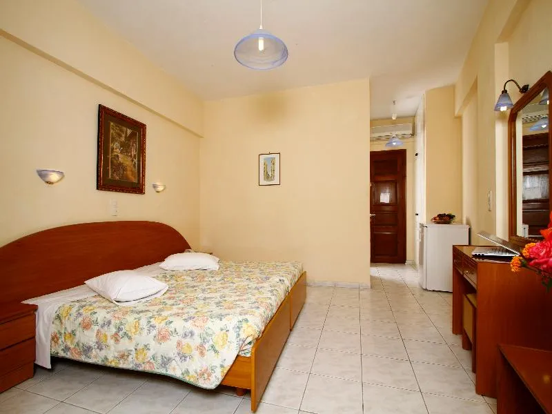 Room, Bintzan Inn, Corfu