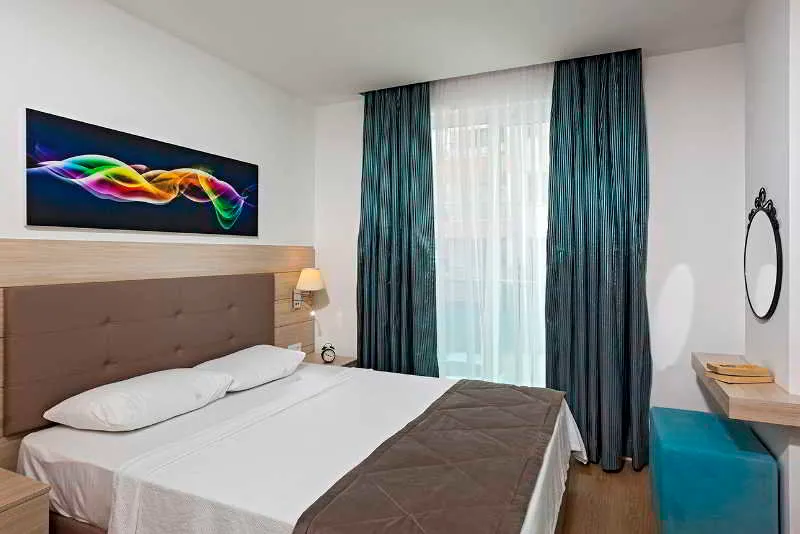 Room, The Room, Antalya