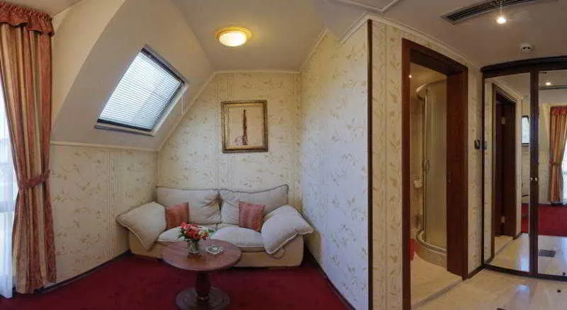 Room, Capitol, Varna