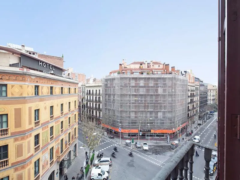 APARTMENT THREE BEDROOMS Room, Urban District, Barcelona