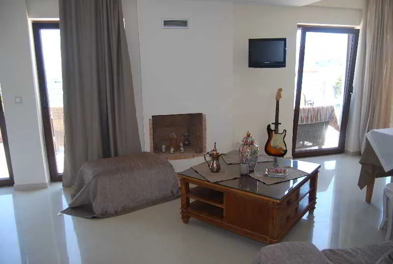Room, Dali, Zante