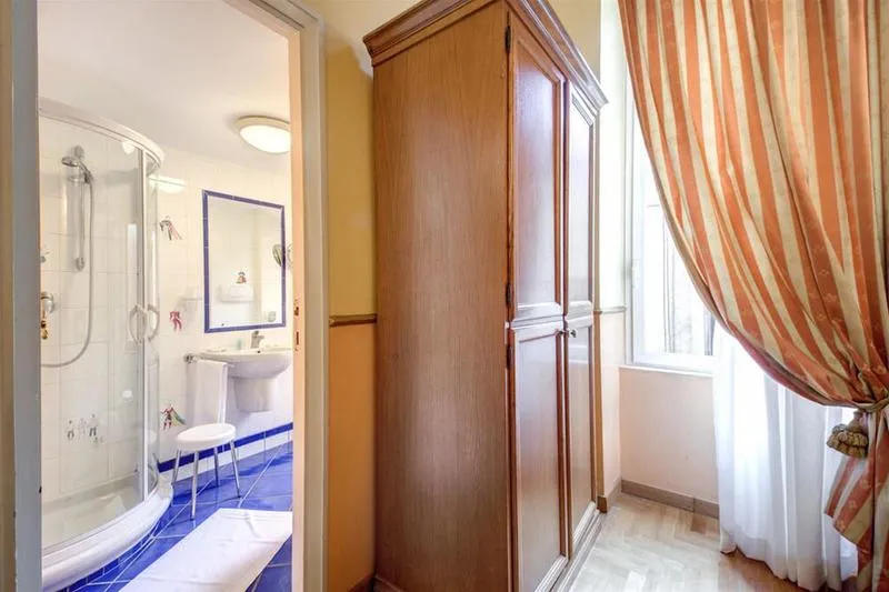 Room, Tiziano, Rome