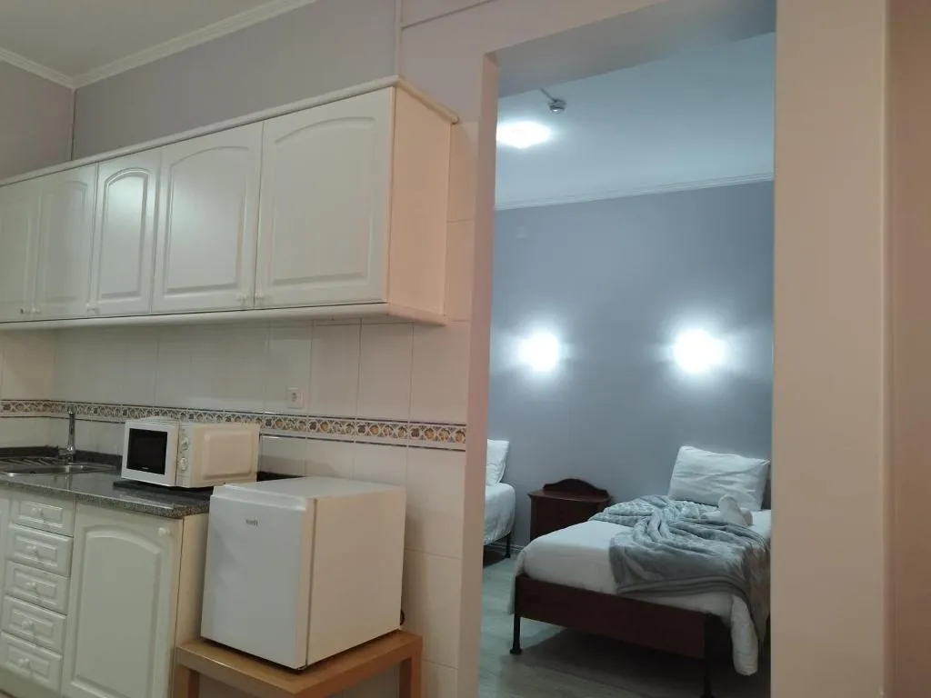 APARTMENT ONE BEDROOM Room, Alojamento Central Ii, Madeira