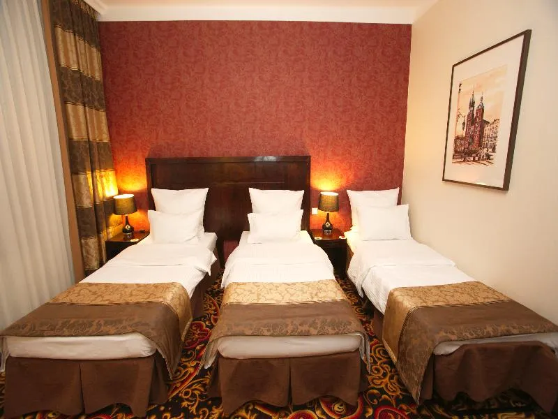 TRIPLE STANDARD Room, Columbus, Krakow