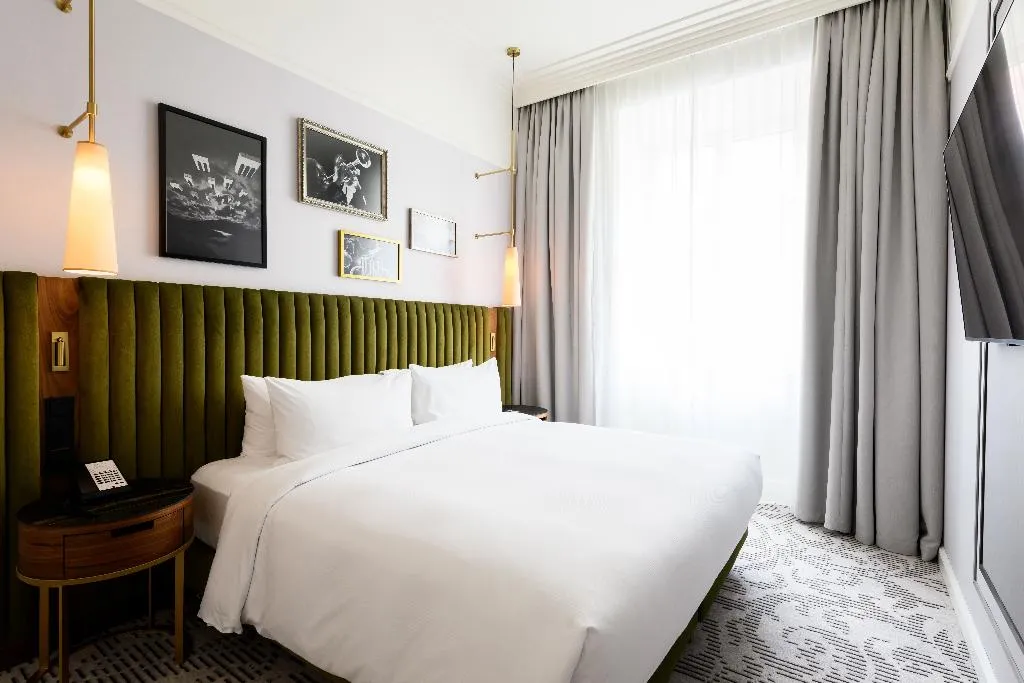 SUITE ONE BEDROOM Room, Hotel Saski Krakow, Curio collection by Hilton, Krakow