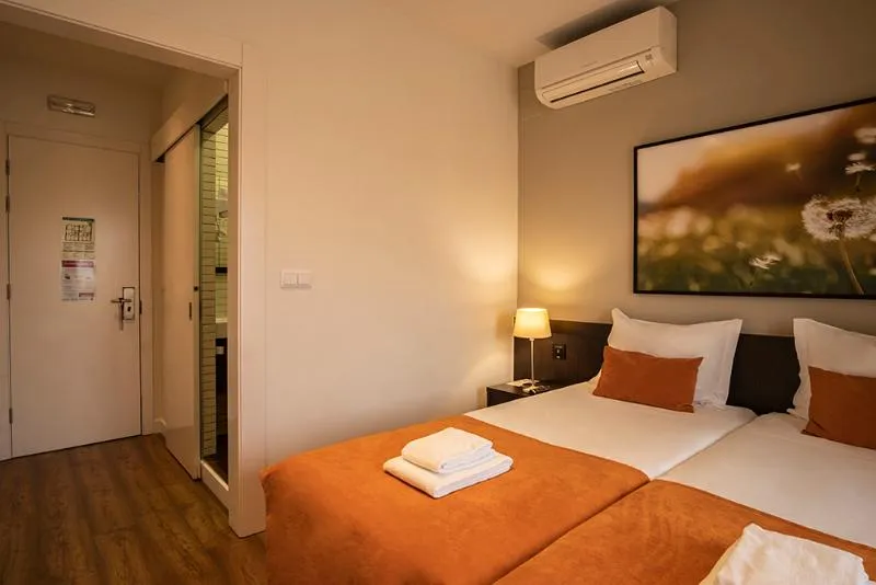 TWIN BASIC Room, Riversuites, Porto