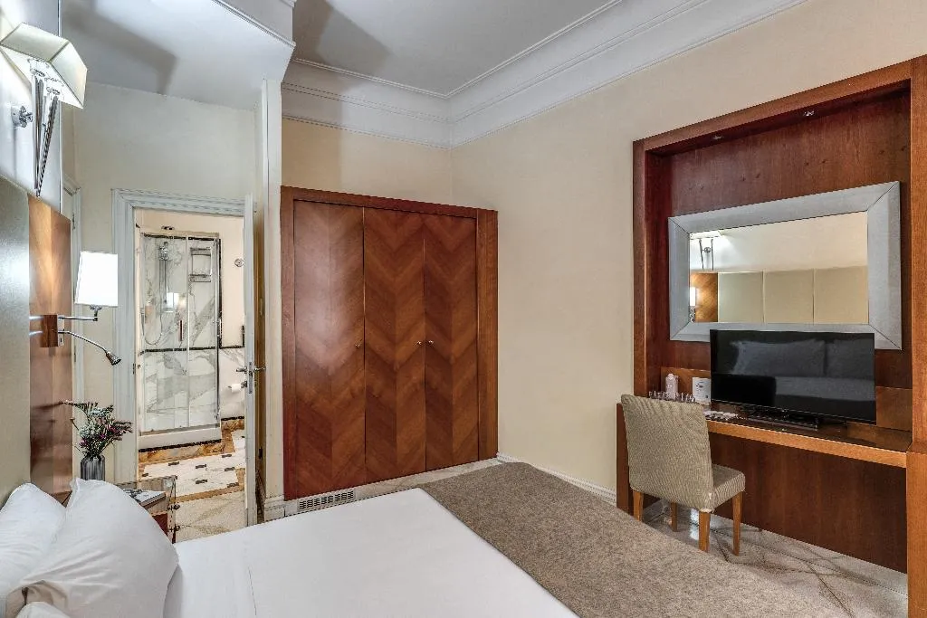 DOUBLE ANNEX Room, Sonya, Rome