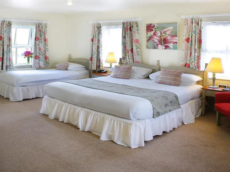 Room, Casey's of Baltimore, Cork