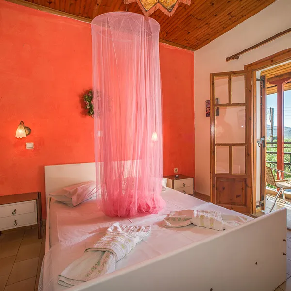 Room, Evans Studios, Zante