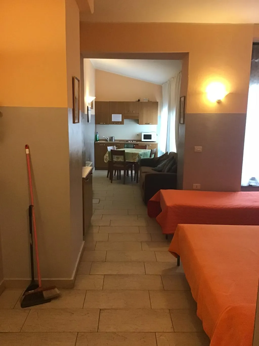 STUDIO CAPACITY 4 Room, Gemini City Centre Studios, Florence