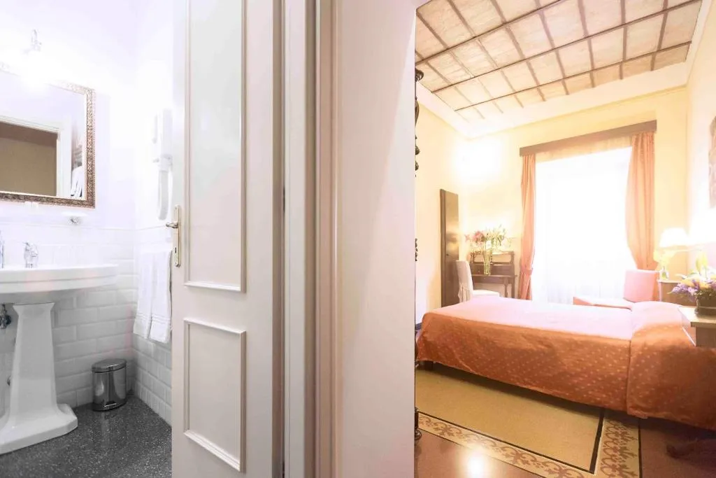 DOUBLE SUPERIOR Room, Casa de' Fiori Biscione, Rome