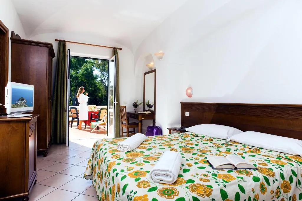 FAMILY ROOM STANDARD Room, Villa Angela Terme, Naples