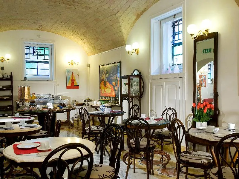 Restaurant, Emona Aquaeductus, Naples