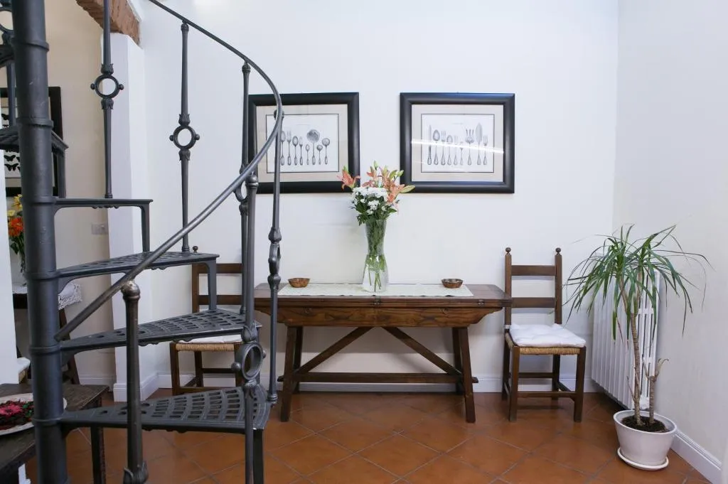 General view, Giuliani Home, Florence