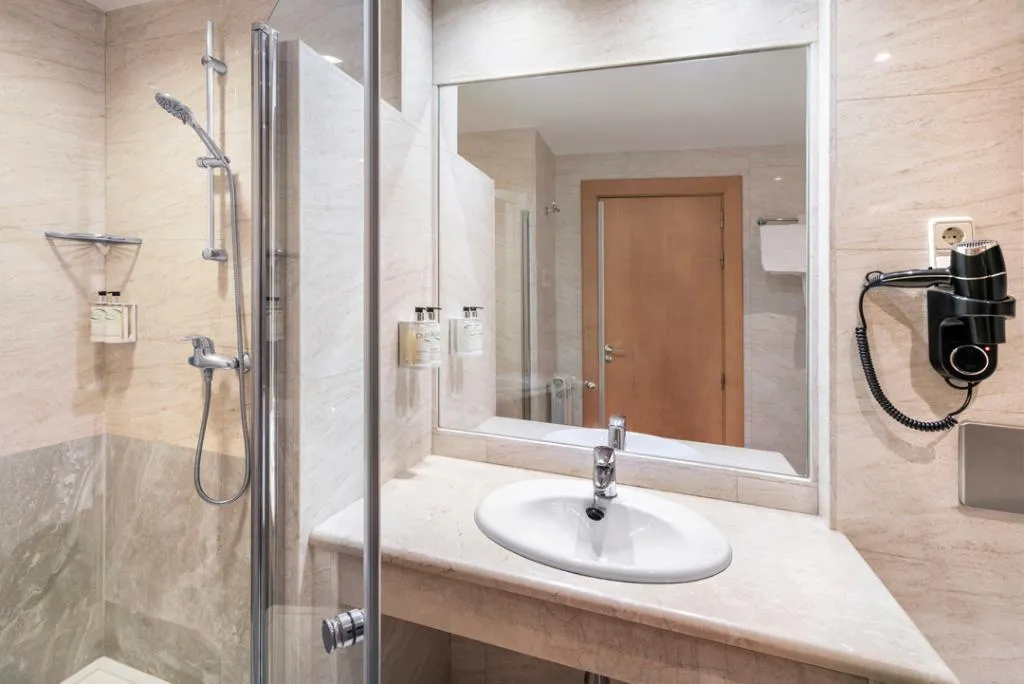 FAMILY ROOM STANDARD Room, B&B HOTEL Madrid Arganda, Madrid