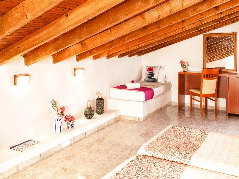 Room, Tomato, Skiathos