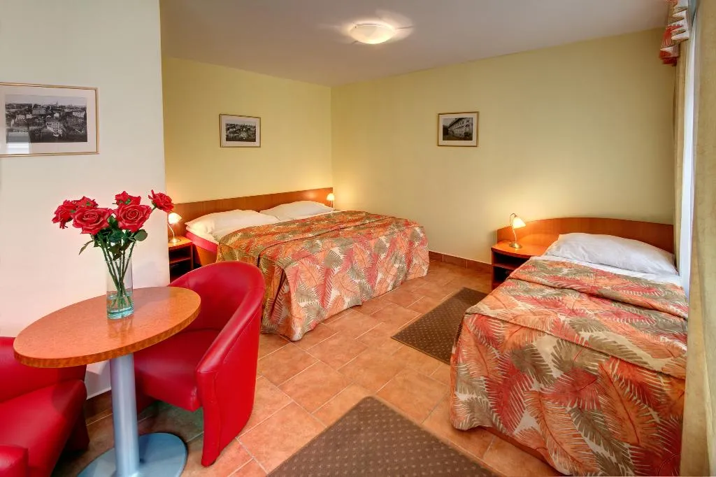 QUADRUPLE STANDARD Room, Seifert, Prague