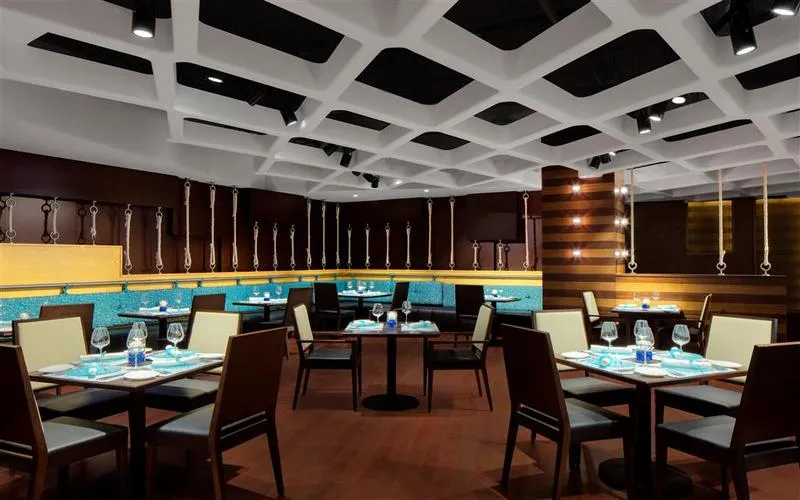Restaurant, Sheraton Sharjah Beach Resort & Spa, Dubai