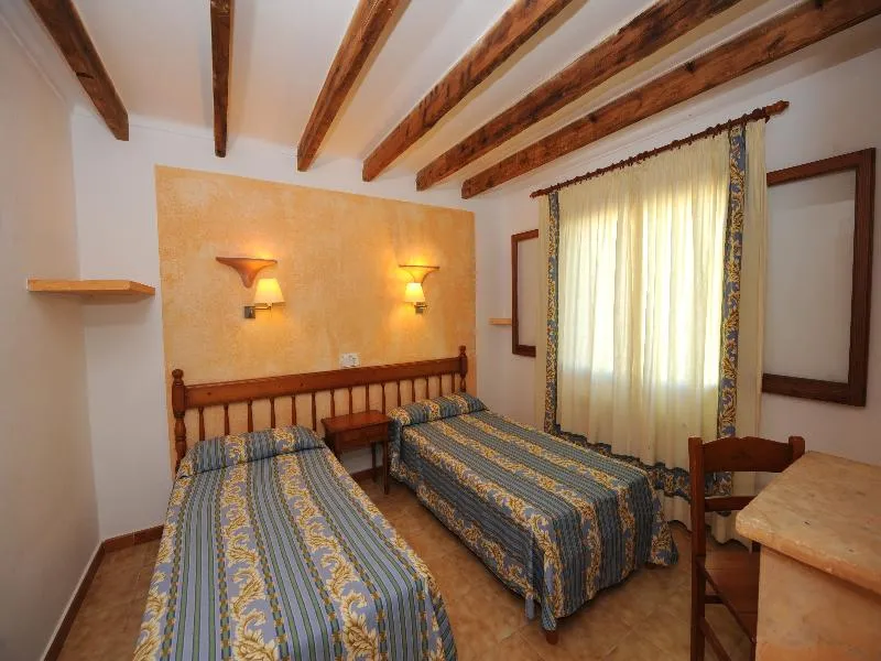 APARTMENT CAPACITY 6 TWO BEDROOMS Room, Playa Ferrera, Majorca
