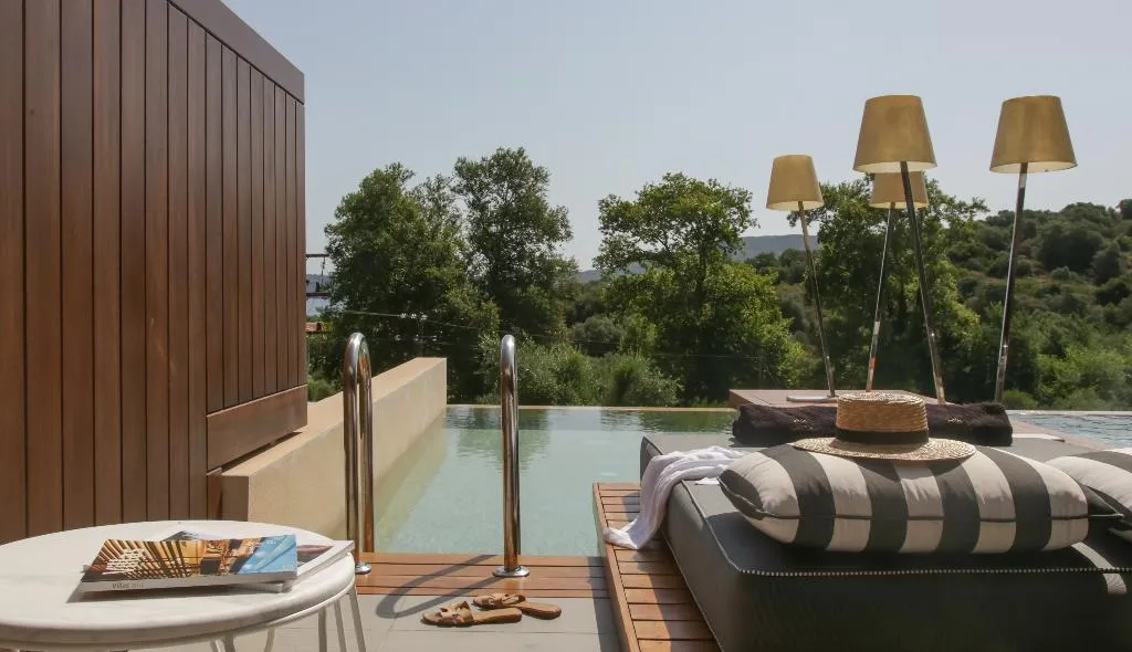 JUNIOR SUITE WITH PRIVATE POOL Room, Avaton Luxury Beach Resort Relais & Chateau, Thessaloniki