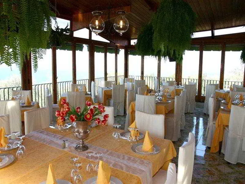 Restaurant, Villa Pina Antico Francischiello, Naples