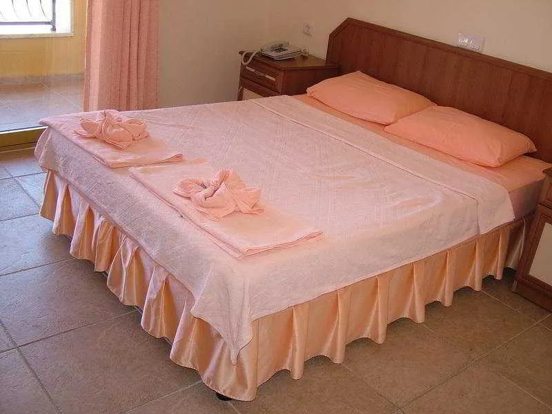 Room, Celik Apart, Dalaman