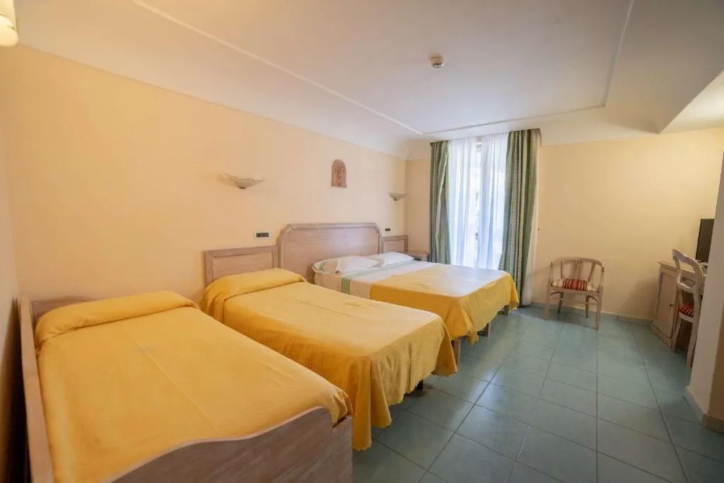 Room, Royal Terme, Naples
