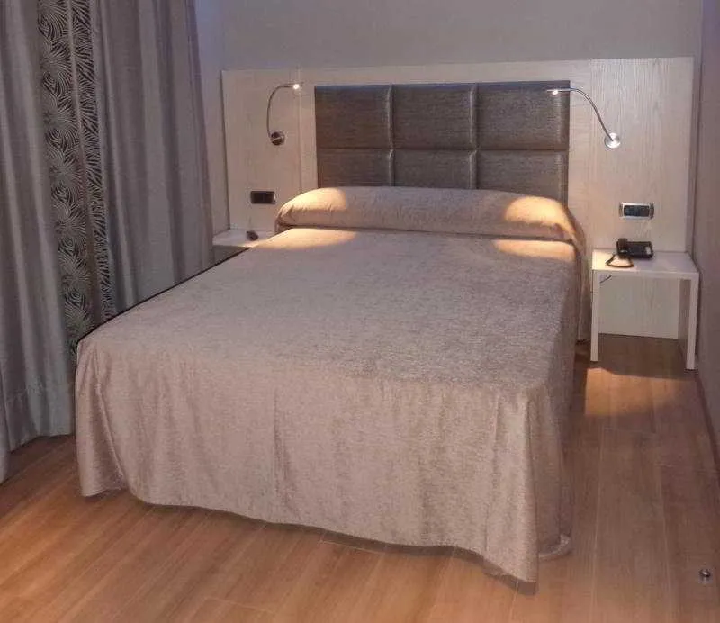 DOUBLE SINGLE USE STANDARD Room, Barcelona House, Barcelona