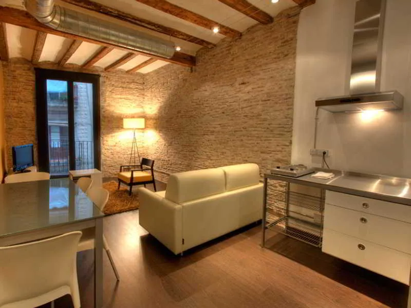 Room, Viana, Barcelona
