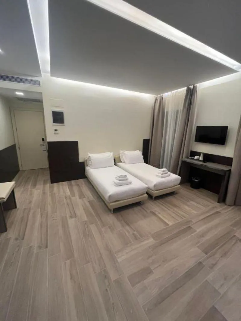 TRIPLE STANDARD Room, JR Hotels Bocconi Milano, Milan