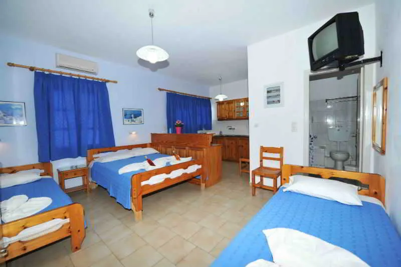 Room, Santa Barbara, Santorini