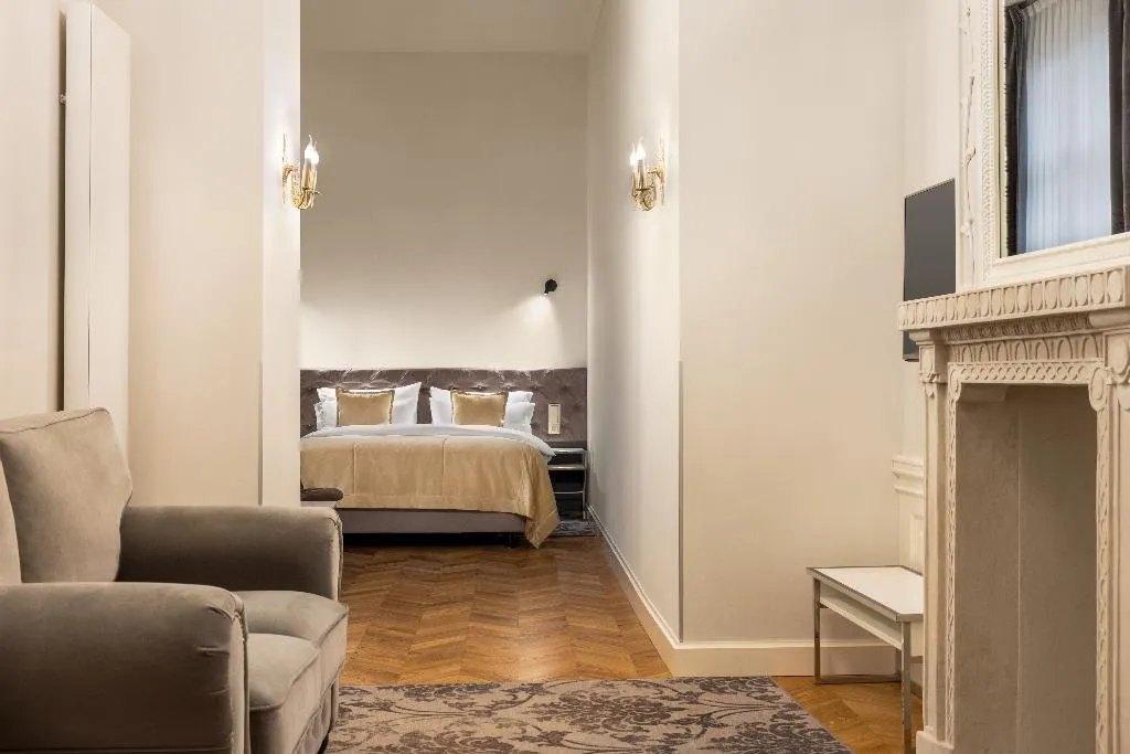 JUNIOR SUITE STANDARD Room, Wyndham Grand Krakow Old Town, Krakow