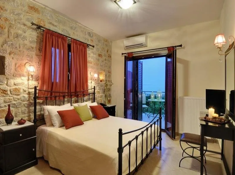 Room, Byzantinon, Athens