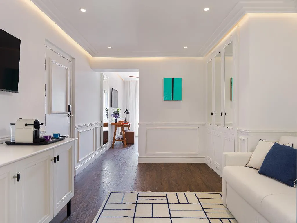 JUNIOR SUITE STANDARD Room, H10 Universitat, Barcelona