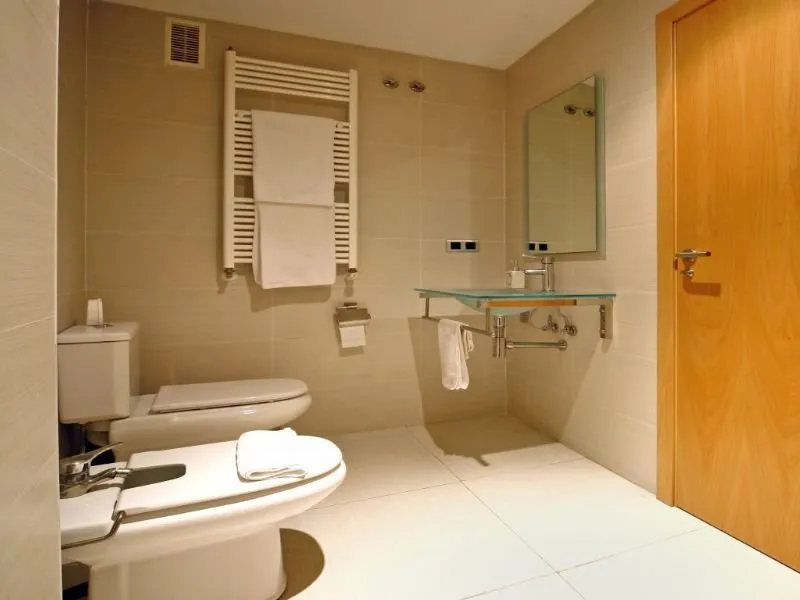 Room, Realrent Marina real, Valencia