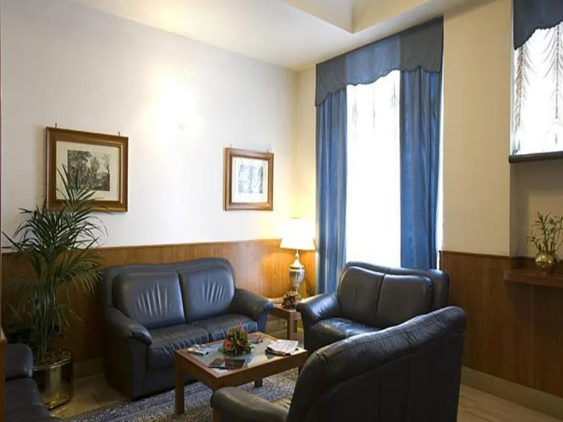 Lobby, San Giorgio, Naples