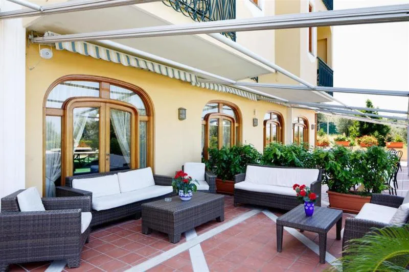 Terrace, Johanna Park, Naples