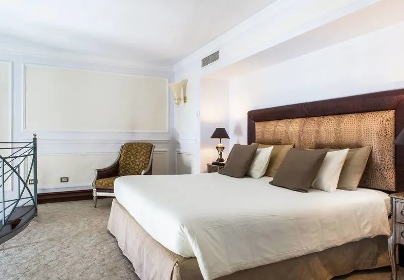 JUNIOR SUITE KING SIZE BED Room, Anantara Palazzo Naiadi Rome Hotel, Rome