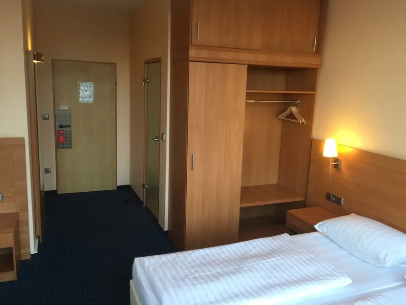 DOUBLE STANDARD Room, Amber Econtel Berlin Charlottenburg, Berlin