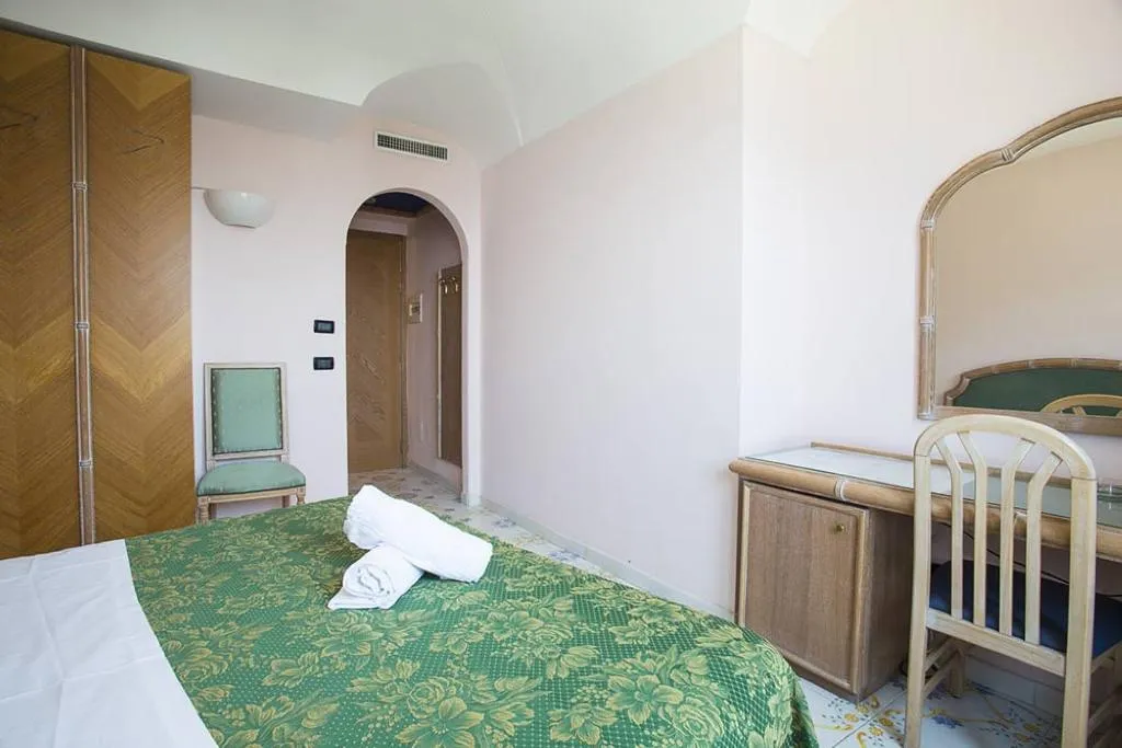Double or Twin STANDARD Room, Terme Saint Raphael Hotel, Naples