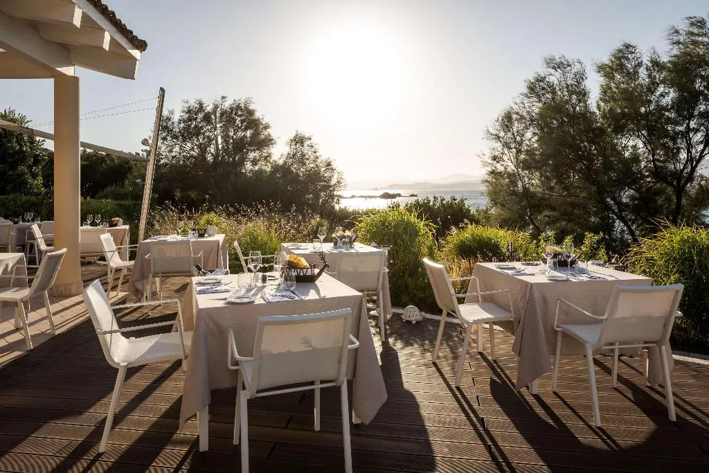 Restaurant, Cala Cuncheddi - VRetreats, Olbia