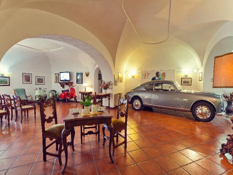 Lobby, Terme San Valentino, Naples