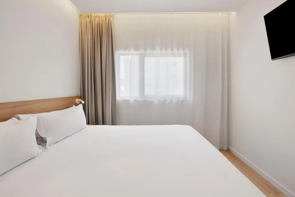 Room, B&B Hotel Viana Do Castelo, Porto