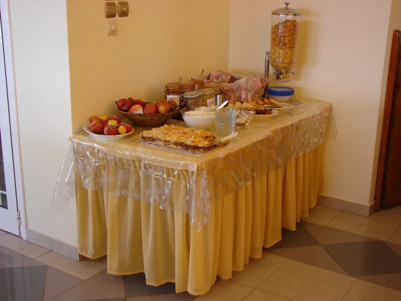 Bar, Petit Palais, Kalamata