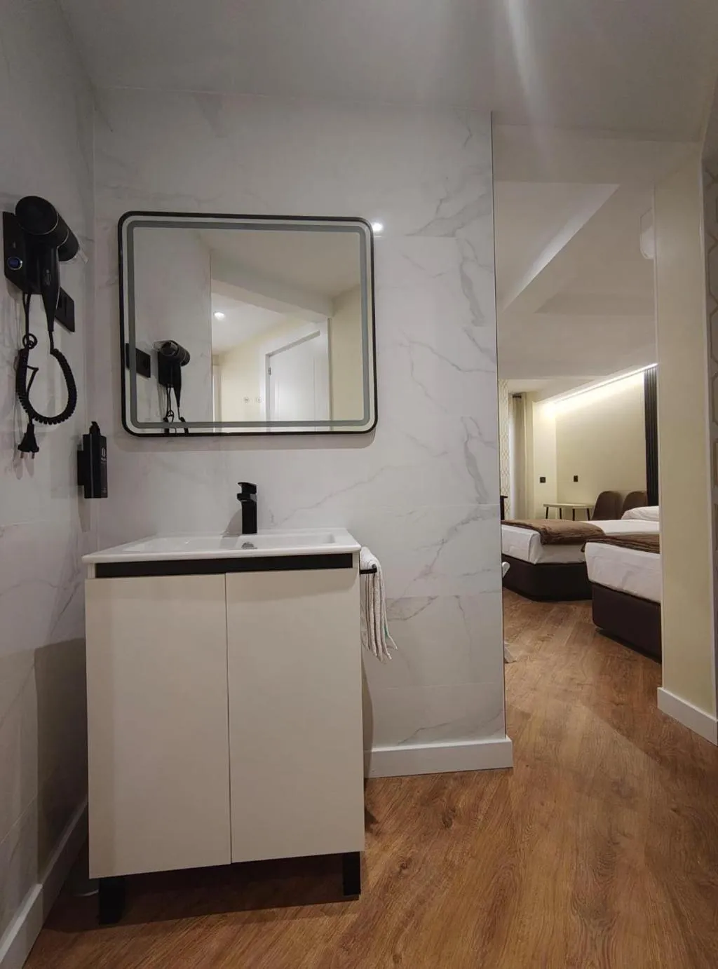 TWIN STANDARD Room, Hostal Jq Madrid 1, Madrid