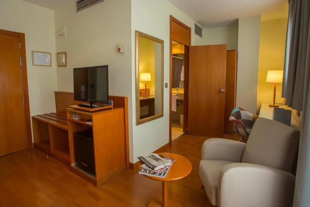 TRIPLE STANDARD Room, Alaquas, Costa Blanca