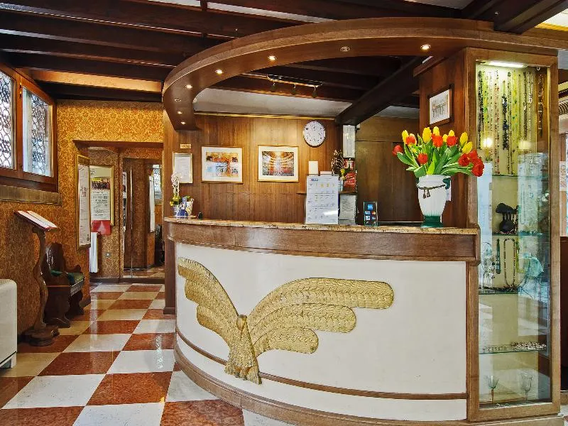 Lobby, La Fenice et des Artistes, Venice