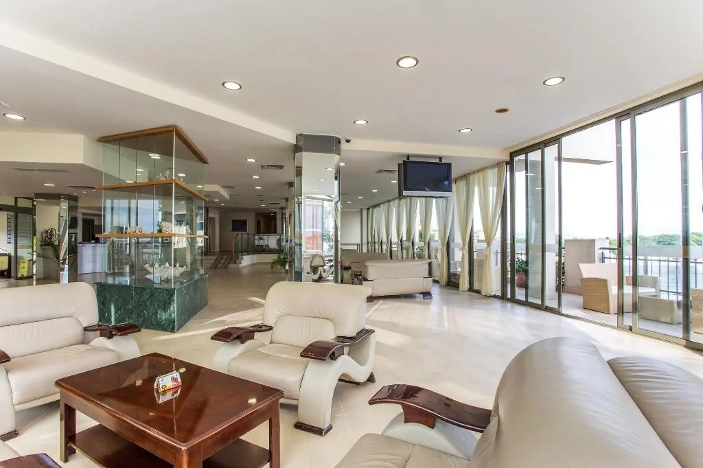 Lobby, Coral, Bourgas